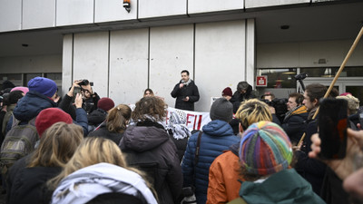 Berlin Hür Üniversitesinde, Filistin yanlısı gösterilere uygulanan baskılar protesto edildi