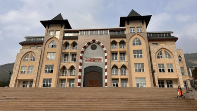 Depremde 96 kişinin öldüğü Ebrar Sitesi F Blok'un yıkılmasına ilişkin davanın görülmesine başlandı