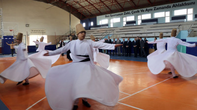 Edirne'de ayağa kaldırılacak mevlevihanenin semazenleri yetişiyor