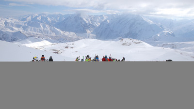 Hakkari'deki kayak merkezi farklı illerden sporcularla şenlendi