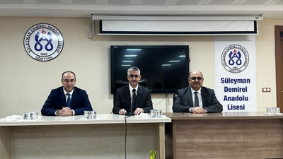 Hatay'da depremlerin birinci yılında mezarlık ziyareti