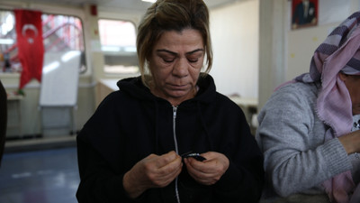 Hataylı depremzede kadın, platin takılan elini kurs sayesinde kullanmaya başladı