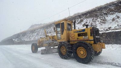 Kar nedeniyle kapatılan Kars-Ardahan kara yolu ulaşıma açıldı