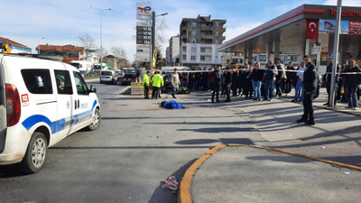 Kocaeli'de motosikletin çarptığı yaya öldü, sürücü ağır yaralandı
