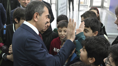 Milli Eğitim Bakanı Tekin, Verimlilik ve Teknoloji Fuarı'nı ziyaret etti