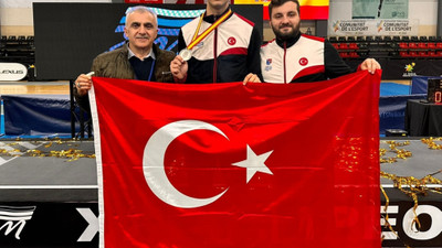 Milli eskrimci Toprak Altınçekiç, İspanya'da gümüş madalya aldı