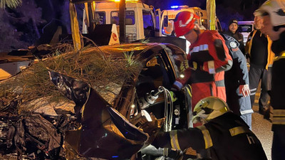 Muğla'da ağaca çarpan otomobilin sürücüsü öldü