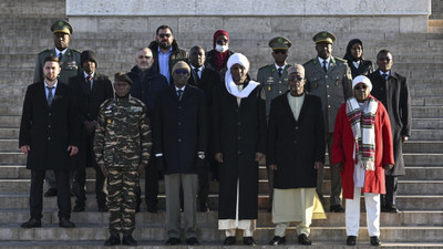 Nijer Başbakanı Lamine Zeine, Anıtkabir'i ziyaret etti