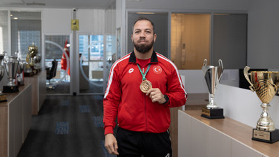 Öldüğü sanılan engelli güreşçi, dünya ve olimpiyat şampiyonluğuyla mindere damga vurdu