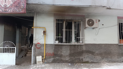 Şanlıurfa'da çıkan ev yangınında 4 kişi dumandan etkilendi, 1 kişi yaralandı
