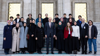 TBMM Başkanı Kurtulmuş, Meclis'i ziyaret eden öğrencilerle görüştü