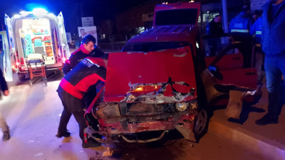 Tokat'ta otomobil ile hafif ticari aracın çarpıştığı kazada 2 kişi yaralandı