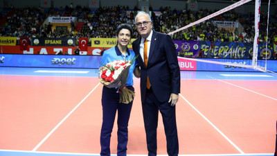 Voleybol hakemi Nurper Özbar'a Paris 2024 Olimpiyatları daveti