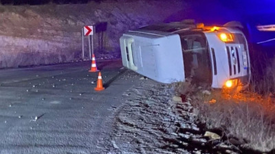 Ankara'da askerleri taşıyan servis devrildi
