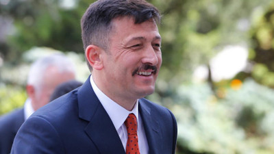 AK Parti'nin İzmir adayı Hamza Dağ, CHP standını ziyaret etti