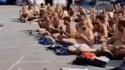 İsrail skandallarına devam ediyor! Yüzlerce kişiyi soyup video çektiler