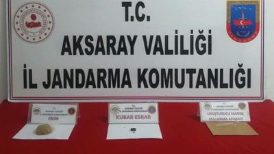 Jandarma adım adım takip etti! Zehir tacirinin evinden poşet poşet uyuşturucu çıktı
