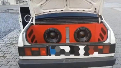 Jandarmadan trafik denetimi! Yüksek sesle müzik dinleyen pek çok araca ceza kesildi