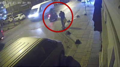 Sokak ortasında kanlı pusu: Üzerine yağan kurşunlardan sürünerek kaçmaya çalıştı!