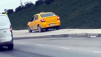 Avcılar'da hayrete düşüren görüntü! Trafikten kurtulmak isteyen taksici kaldırımdan gitti