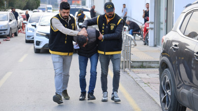 Eski kız arkdaşını sokak ortasında tabancayla yaralayıp hastaneye götürdü