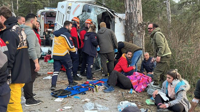 Kayak merkezi yolunda feci kaza! Çok sayıda yaralı var
