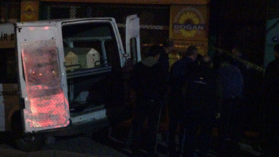 Tartıştığı eşini defalarca bıçaklayarak öldürdü: Polise teslim oldu