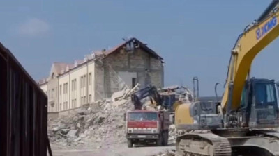 Azerbaycan, Hankendi'de sözde Ermeni rejiminin parlamento binasını yıktı