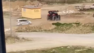 Film sahnelerini aratmayan anlar: Polis ekibi traktör sürücüsünü dakikalarca kovaladı