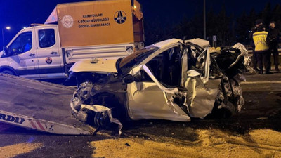 Hafriyat kamyonu ile otomobil çarpıştı: 5 yaralı