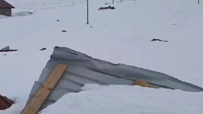 Rize'de çığ düştü: 2 ev hasar gördü