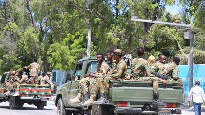 Somali'de Eş-Şebab bir otele saldırdı