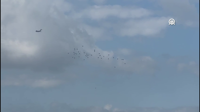 Paraşütler açılmadı, yardım kutuları Gazze'ye bomba gibi yağdı!
