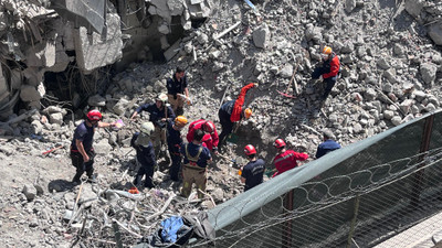 Ankara’da bir işçi, bina yıkımında göçük altında kaldı