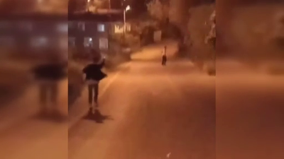 Arkadaşını silahla kovalayan 15 yaşındaki çocuk yakalandı