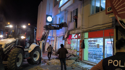 Kutlama sırasında CHP balkonu çöktü: 1 ölü