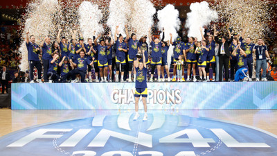 Fenerbahçe Kadın Basketbol Takımı'ndan tarihi başarı! Üst üste EuroLeague şampiyonu