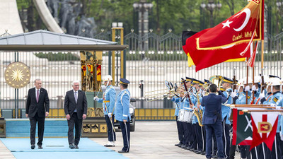 Erdoğan, Steinmeier'i resmi törenle karşıladı