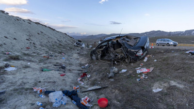 Erzurum'da otomobille pikap çarpıştı: 1 çocuk öldü, yaralılar var