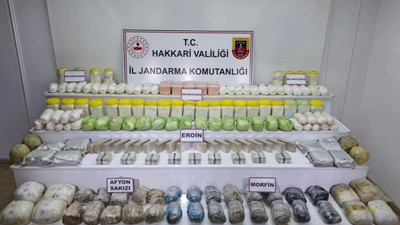 Hakkari İl Jandarma uyuşturucuya karşı duvar ördü! Yüksek miktarda uyuşturucu ele geçirildi