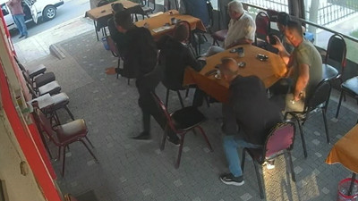 Alkollü adam Şahin'den indi, kahvehaneye tüfekle böyle ateş etti