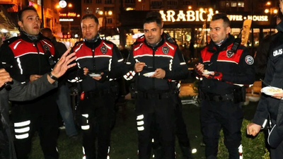Yürek ısıtan görüntüler: Kavga ihbarına giden polisler gördükleri manzara karşısında şoke oldu