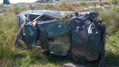 Alaçatı’da karşı şeride geçen araç takla attı: 1 ölü, 1 ağır yaralı
