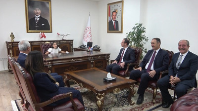 İşte en gerçek vali! Makama oturur oturmaz çikolata istedi