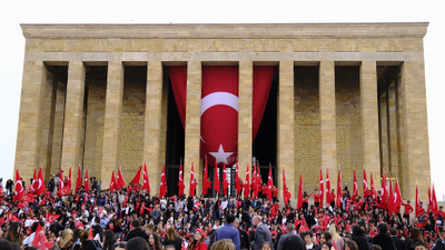23 Nisan coşkusu Anıtkabir'de yaşandı! Büyük bir yoğunluk var