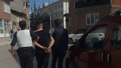 Aranan şüpheli çatıdan çatıya atlayarak kaçmaya çalıştı!