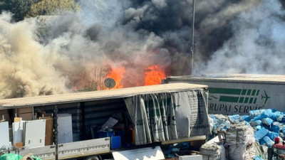 Pendik'te yediemin otoparkında yangın