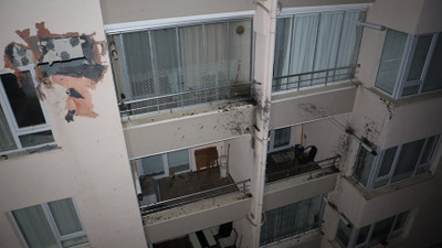 Garip kazanın adresi Ankara: Kontrolden çıkan otomobil binanın 3’üncü katına çarptı