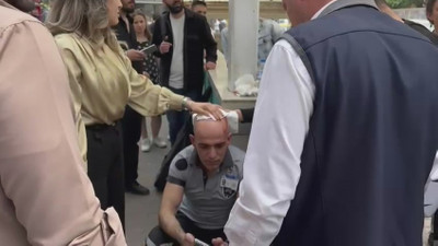 Yabancı uyruklular, bedava bindirmeyen güvenlikçiye saldırdı