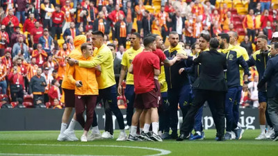 Derbi öncesi saha içinde iki takım futbolcuları arasında gerginlik çıktı!